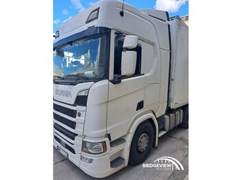 Камион влекач SCANIA R 450