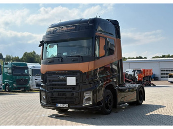 Камион влекач FORD