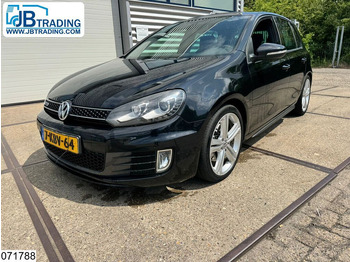 Автомобил VOLKSWAGEN