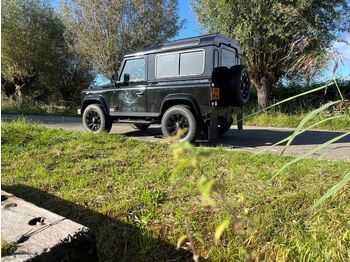 Автомобил LAND ROVER