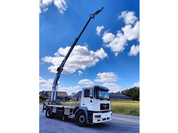 Камион со платформа MAN F2000