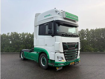 Камион влекач DAF XF 530