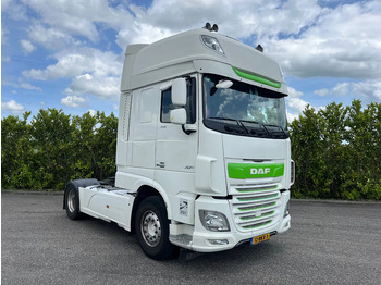 Камион влекач DAF XF 530