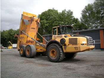 Зглобен истоварувач VOLVO A40E