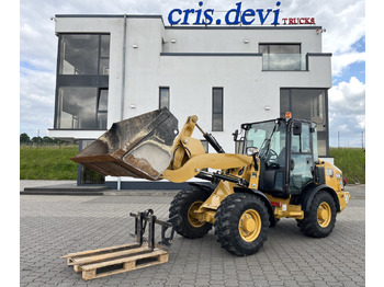 Натоварувач на тркала CATERPILLAR 906M
