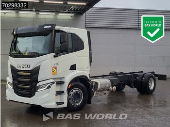Камион со кабинска шасија IVECO S-WAY