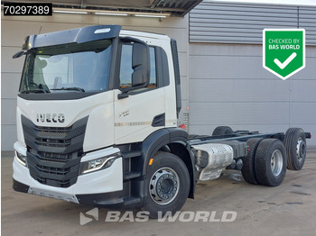 Камион со кабинска шасија IVECO S-WAY