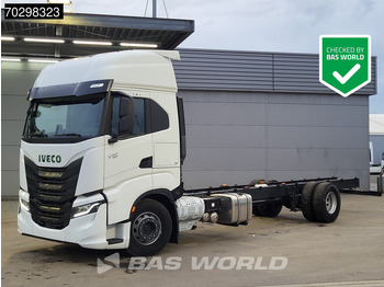 Камион со кабинска шасија IVECO S-WAY