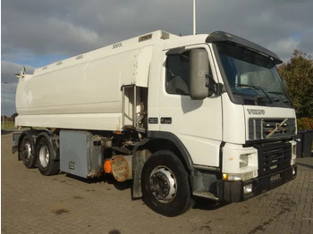 Камион цистерна VOLVO FM