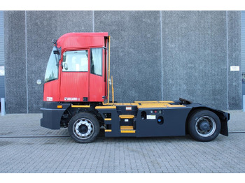 Трактор на терминалот KALMAR