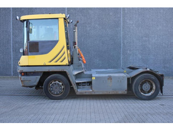 Трактор на терминалот TERBERG