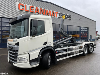 Камион со кука за подигање DAF XD 450