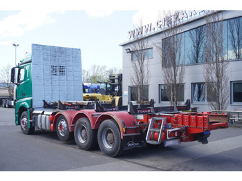 Камион со кабинска шасија за транспорт на дрва Mercedes-Benz Arocs 3563 8 × 4 / 630 HP / steered axle / Logging superstructure: слика 5