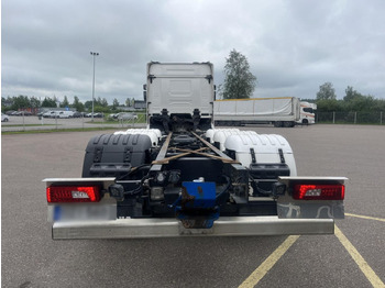 Камион со кран SCANIA R560 B8x4*4 / Chassis / sleeper cab / Power take-off: слика 5