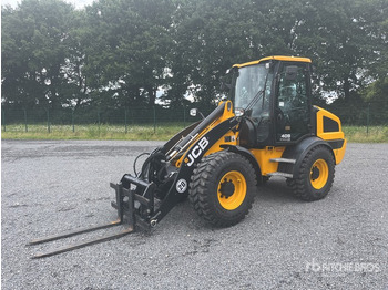 Натоварувач на тркала JCB 409