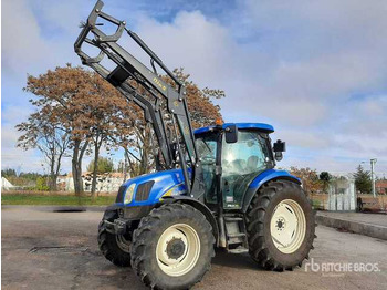 Трактор NEW HOLLAND T6000