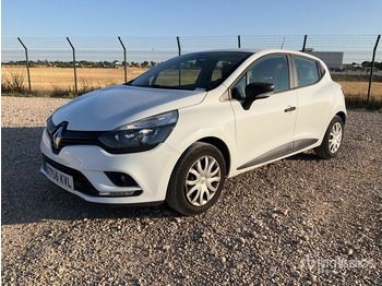 Автомобил RENAULT