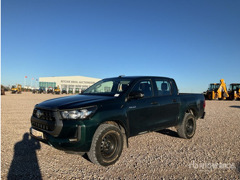 Пикап TOYOTA Hilux