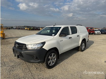 Пикап TOYOTA Hilux