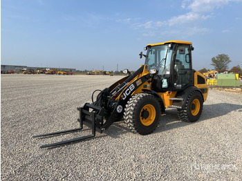 Натоварувач на тркала JCB 409
