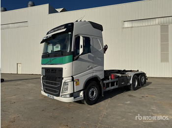 Камион со кука за подигање VOLVO FH 460