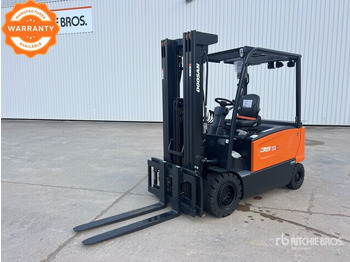 Електричен вилушкар DOOSAN