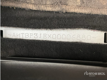 Автомобил TOYOTA