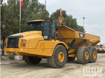 Зглобен истоварувач CATERPILLAR 745