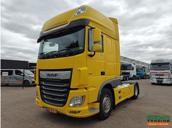 Камион влекач DAF XF 450