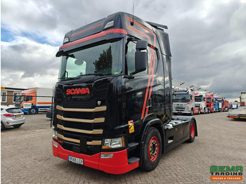 Камион влекач SCANIA S 450