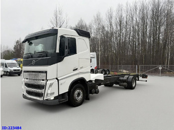 Камион со кабинска шасија VOLVO FH13 420