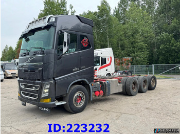 Камион со кабинска шасија VOLVO FH16 700