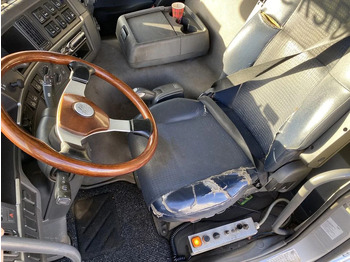 Камион со кран Volvo FM 370 + Euro 5 + Palfinger Z-Q170 Crane + 30ton NCH lift + Container system + hoogsta: слика 5 Камион со кран Volvo FM 370 + Euro 5 + Palfinger Z-Q170 Crane + 30ton NCH lift + Container system + hoogsta: слика 5