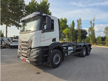 Транспортер на контејнер/ Камион со променливо тело IVECO X-WAY