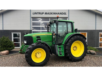 Трактор JOHN DEERE