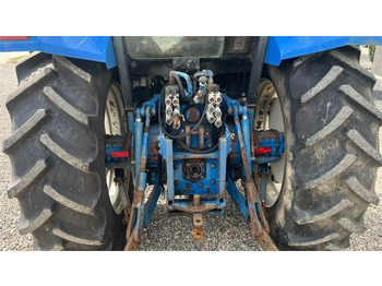 Трактор New Holland 8240 SLE Med frontlift og frontPTO: слика 5