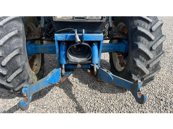 Трактор New Holland 8240 SLE Med frontlift og frontPTO: слика 4