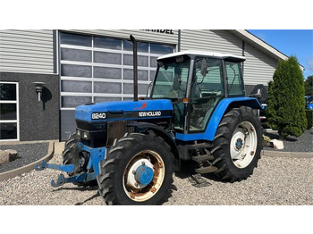Трактор New Holland 8240 SLE Med frontlift og frontPTO: слика 2
