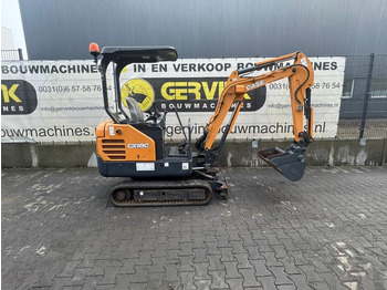 Мини багер CASE