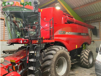 Комбајн CASE IH Axial-Flow 9230