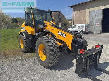Натоварувач на тркала JCB tm 320 agri: слика 2