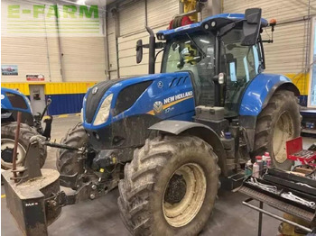 Трактор NEW HOLLAND T7