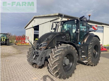 Трактор VALTRA