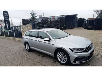 Автомобил VOLKSWAGEN