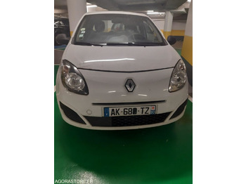 Автомобил RENAULT