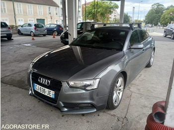 Автомобил AUDI