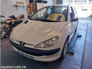 Автомобил PEUGEOT