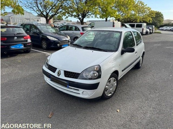 Автомобил RENAULT