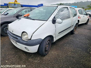 Автомобил RENAULT