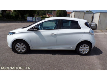 Автомобил RENAULT